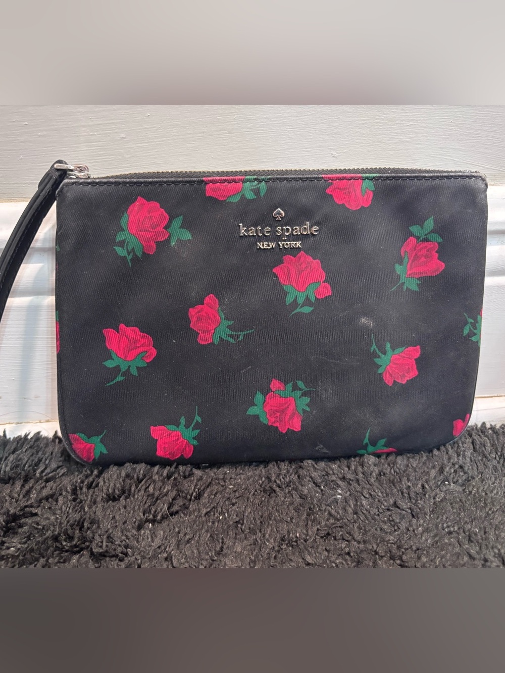 Kate Spade Chelsea Medium Wristlet Pouch Rose Toss Print Black Nylon